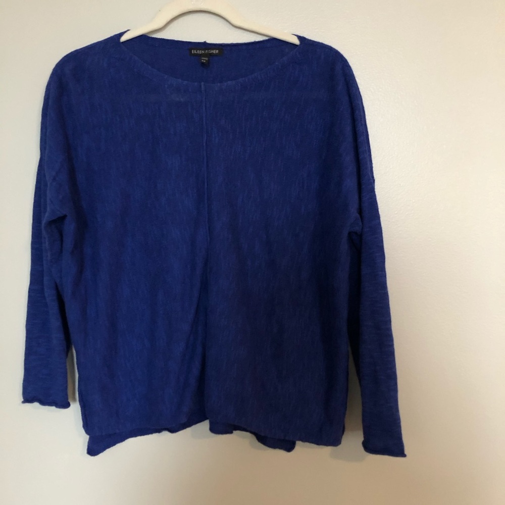 Light weight sweater